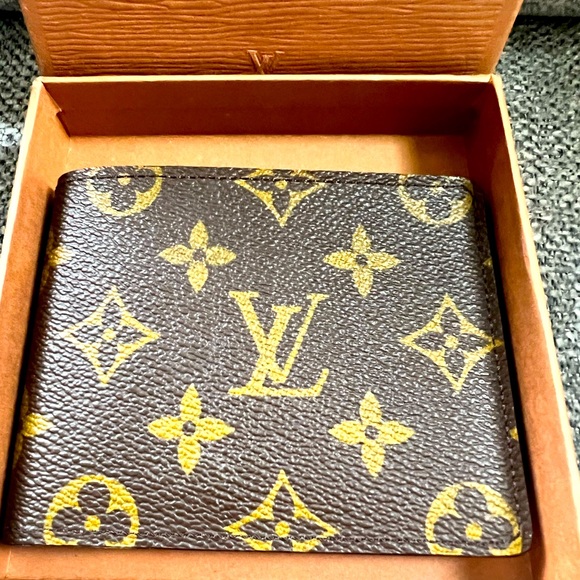 Louis Vuitton Monogram Wallet - Picture 2 of 10